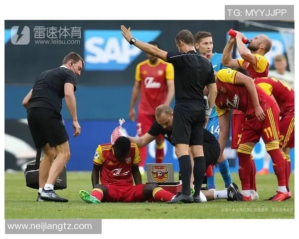 图兵工厂与迪纳摩的激烈对决揭示了足球战术的深层次博弈与球队实力的较量